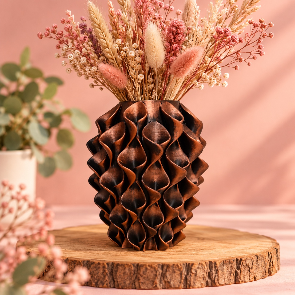 3D geprinte vaas met droogbloemen